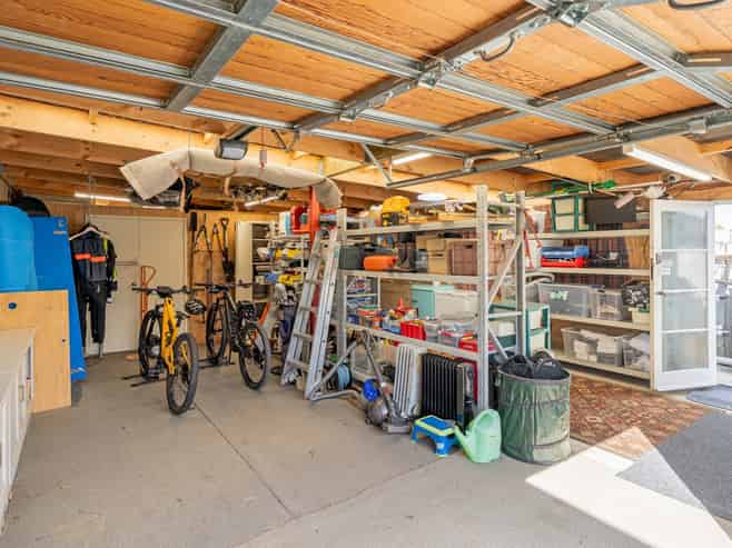 Town centre position with flexible use options