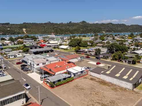 Town centre position with flexible use options