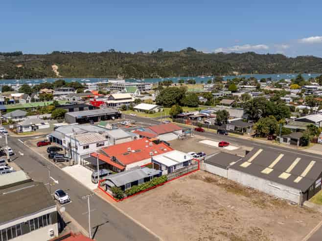 Town centre position with flexible use options