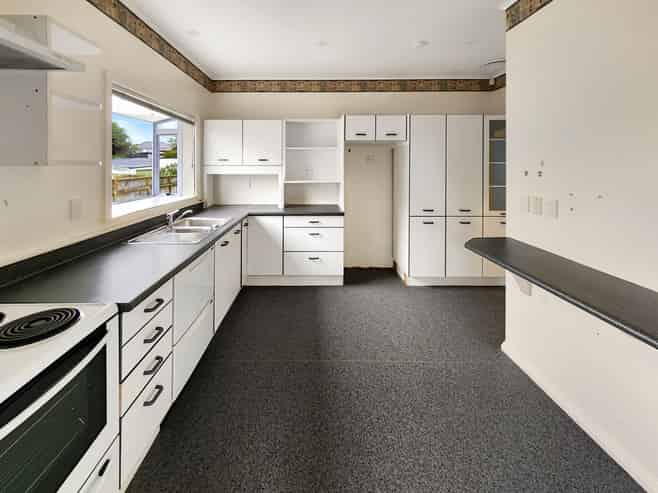 159 Waiwhetu Road, Waterloo