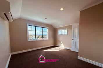 27 Raratuna Street, Turua