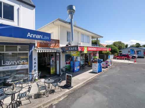 Freehold mixed-use investment