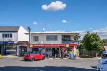 Freehold mixed-use investment