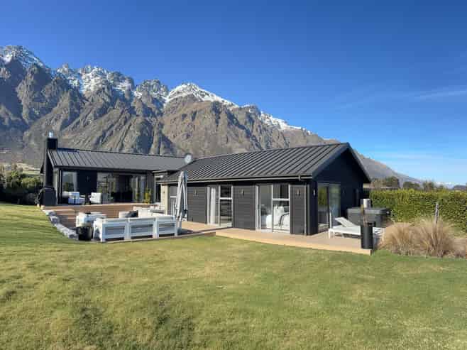 6 Jacks Point Rise, Jacks Point