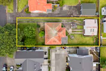 13 Tamatea Avenue, Point England