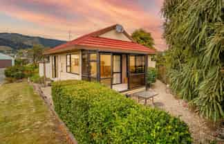 7 Birchwood Grove, Richmond