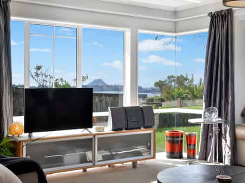 56 Sapphire Drive, Hairini