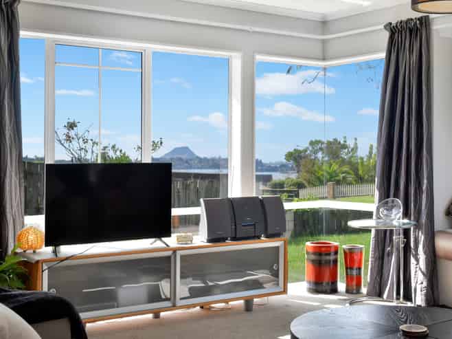 56 Sapphire Drive, Hairini