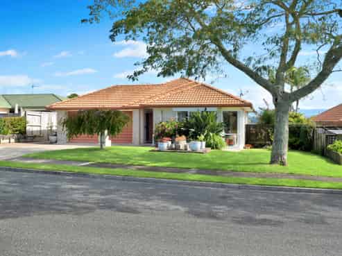 56 Sapphire Drive, Hairini