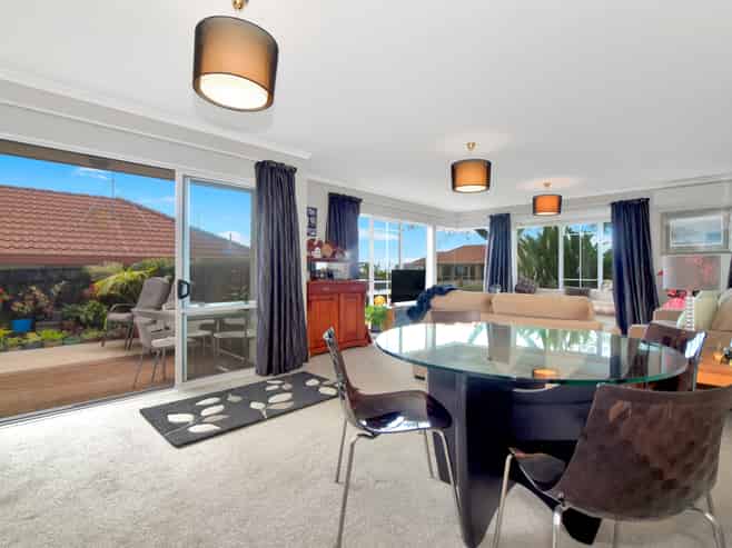 56 Sapphire Drive, Hairini