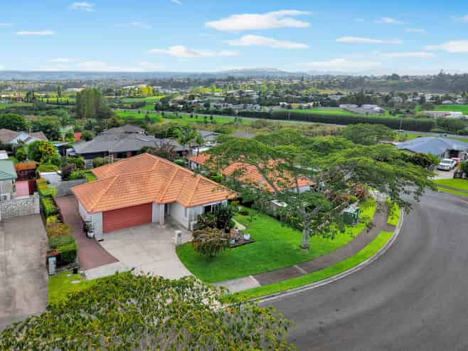 56 Sapphire Drive, Hairini