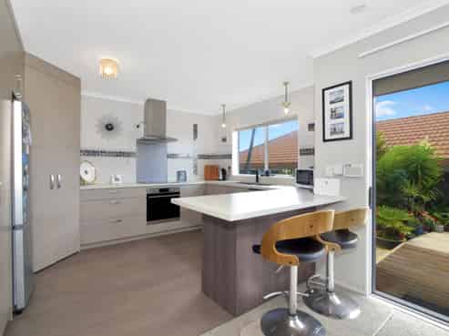 56 Sapphire Drive, Hairini