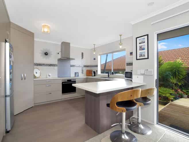 56 Sapphire Drive, Hairini