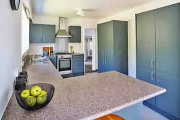 208 Helston Road, Paparangi