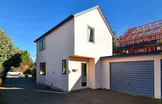 1/359 Hereford Street, Linwood