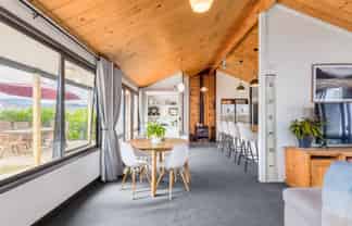 20 Olive Terrace, PARAPARAUMU BEACH