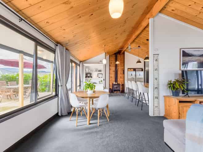 20 Olive Terrace, PARAPARAUMU BEACH