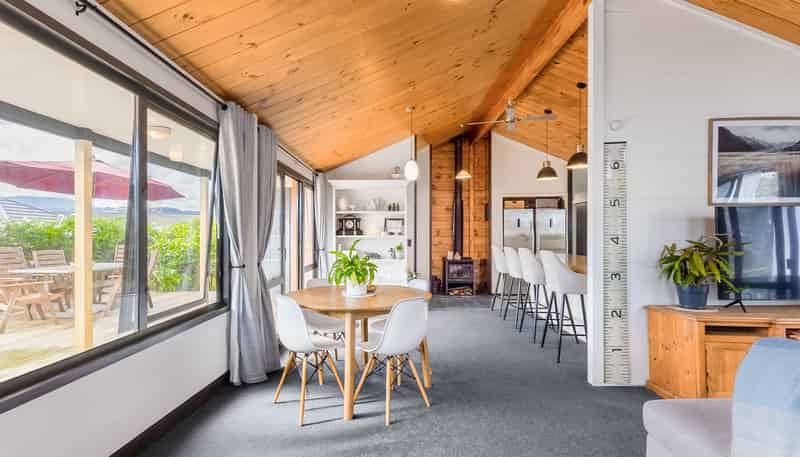 20 Olive Terrace, PARAPARAUMU BEACH