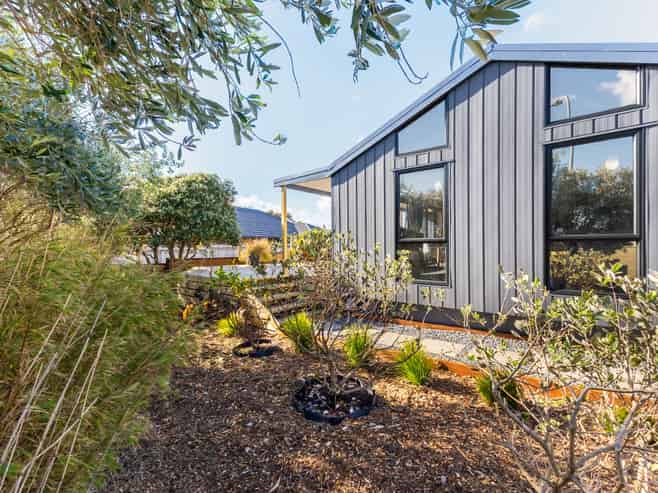 20 Olive Terrace, PARAPARAUMU BEACH