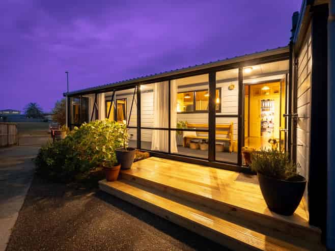 20 Olive Terrace, PARAPARAUMU BEACH