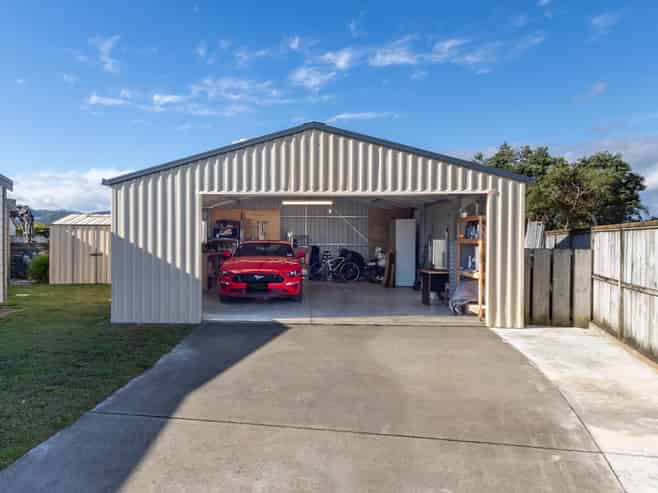 20 Olive Terrace, PARAPARAUMU BEACH