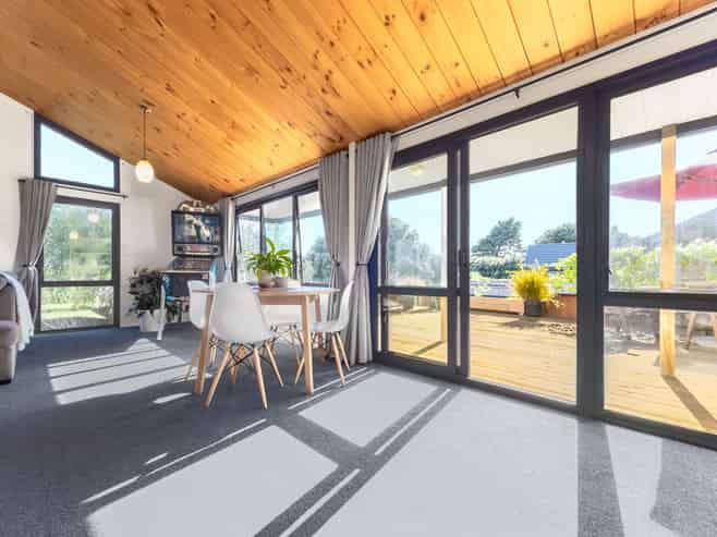 20 Olive Terrace, PARAPARAUMU BEACH