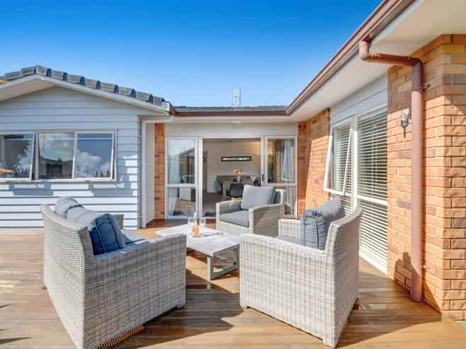 18 Driftwood Drive, Red Beach