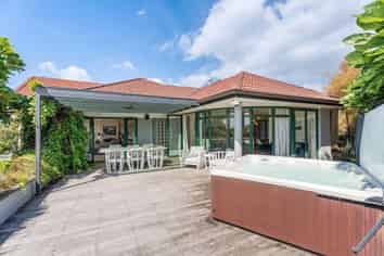 300 Riddell Road, Glendowie