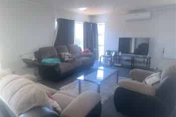 86 Thompson Terrace, Manurewa