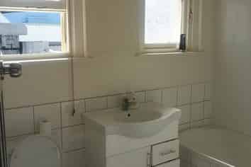 2/108 High Street, Central Hutt