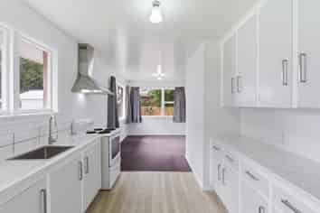 15 Rowses Road, Aranui