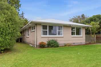 15 Rowses Road, Aranui