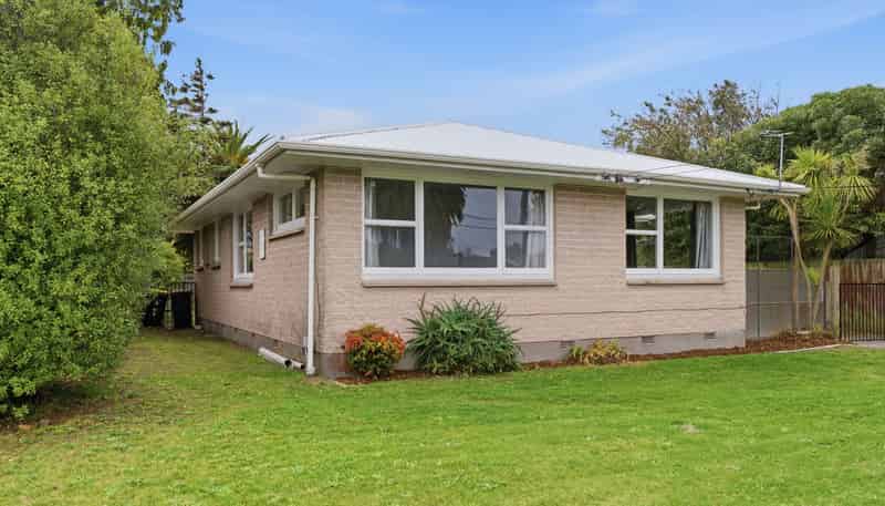 15 Rowses Road, Aranui
