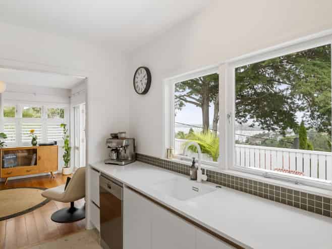 33 Island Bay Road, Beach Haven