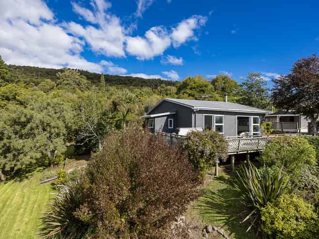 152 Doctors Point Road, Waitati