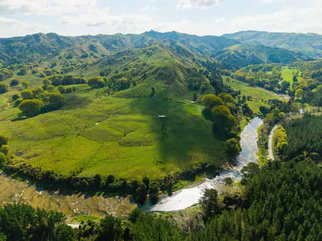 Tiniroto Road, Hangaroa