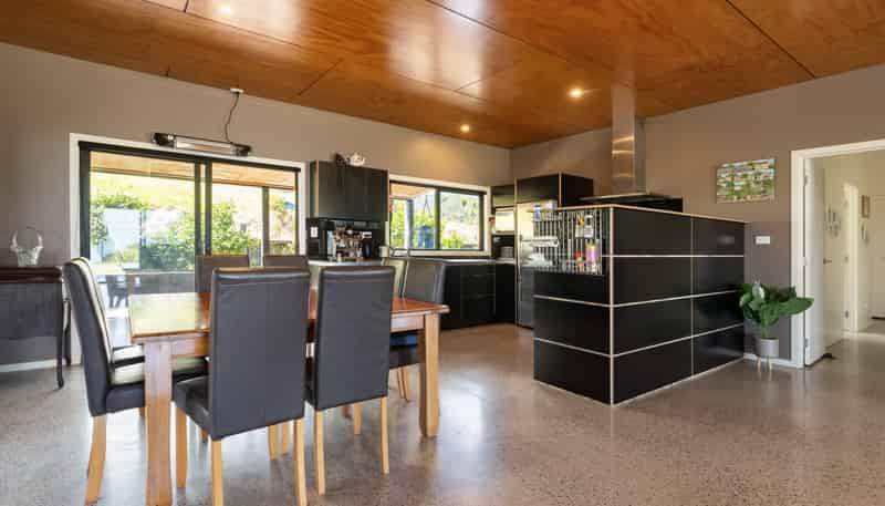 998 Thames Coast SH25 Road, Thames