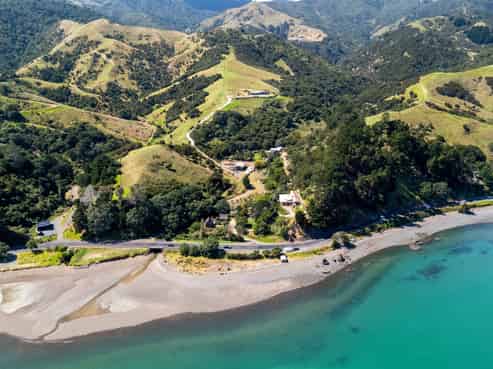 998 Thames Coast SH25 Road, Thames