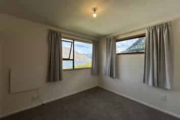 10B Wye Place, Fernhill/Sunshine Bay