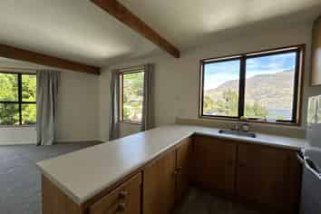 10B Wye Place, Fernhill/Sunshine Bay