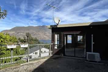 10B Wye Place, Fernhill/Sunshine Bay