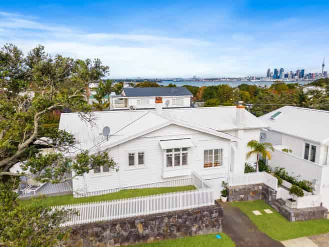 6 Belle Vue Avenue, Northcote Point