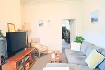 21 Law Street, Caversham