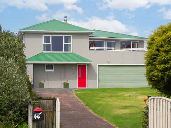 44 Gray Avenue, Paraparaumu Beach