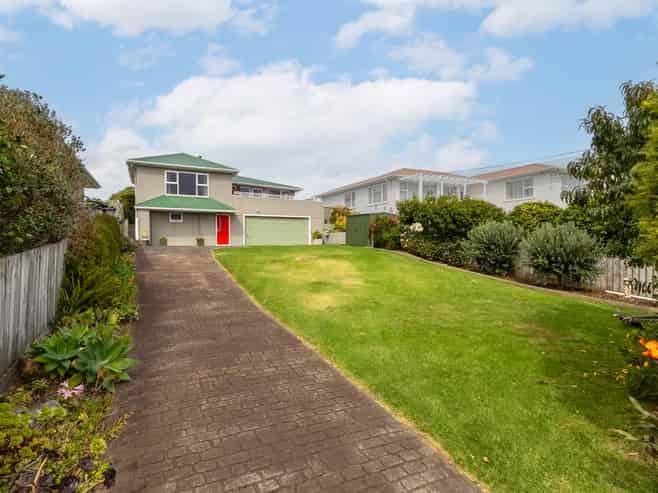 44 Gray Avenue, Paraparaumu Beach
