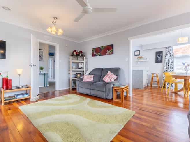 44 Gray Avenue, Paraparaumu Beach