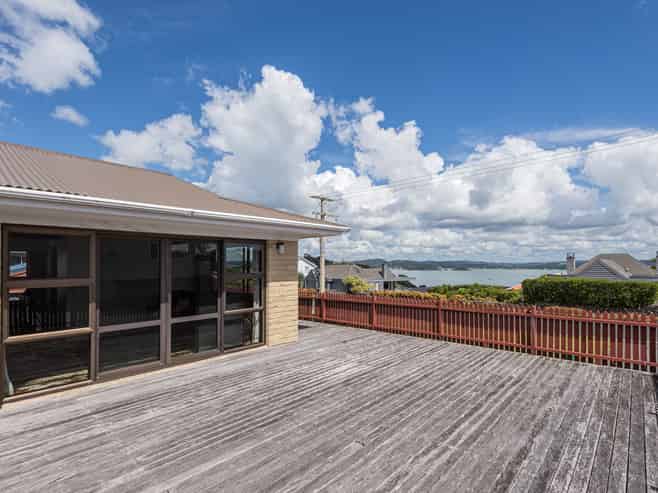 10 Gould Street, Russell