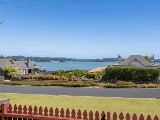 10 Gould Street, Russell