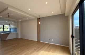 Unit 8/83 Otuwairoa Esplanade, Papakura