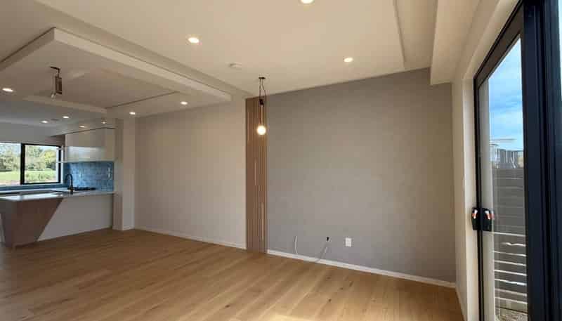 Unit 8/83 Otuwairoa Esplanade, Papakura